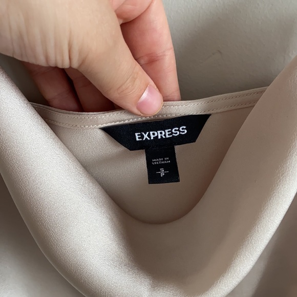 Express Cowl Neck tank - Picture 4 of 4